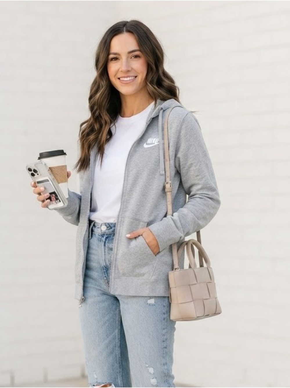Nike Women's Gray Zip Up Long Sleeve Hooded Jacket Athleisure. Size M